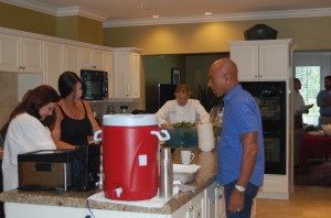 Montel 'commanding' the kitchen